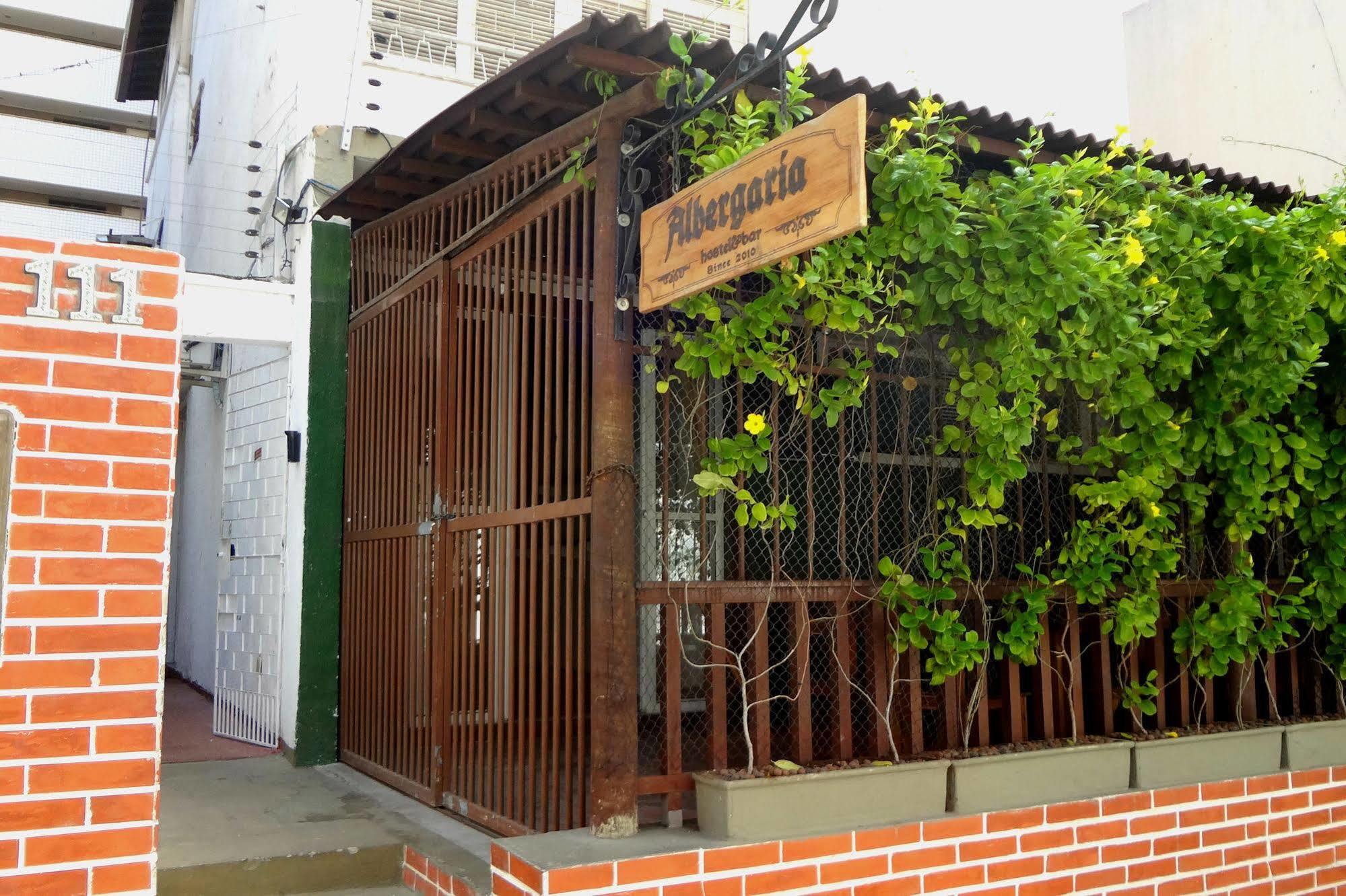 Albergaria Hostel ฟอร์ตาเลซา ภายนอก รูปภาพ